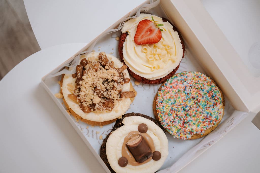 Open Lá Sweet-box met vier crumble cookies